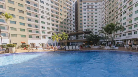imagem capa Por Que Escolher um Hotel com Piscina Aquecida em Caldas Novas