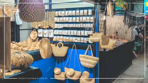 Feira do Luar em Caldas Novas: Artesanato e Gastronomia