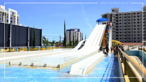 Clube Privé em Caldas Novas: Piscinas e Toboáguas