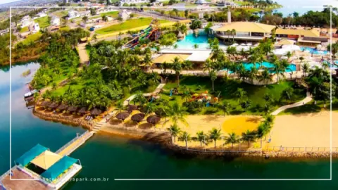 Náutico Praia Clube em Caldas Novas: Torre de Toboáguas